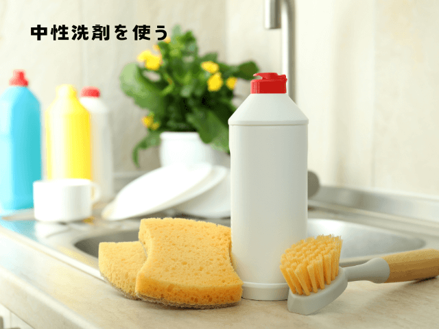 ビニールテープのベタベタを取る為の中性洗剤写真