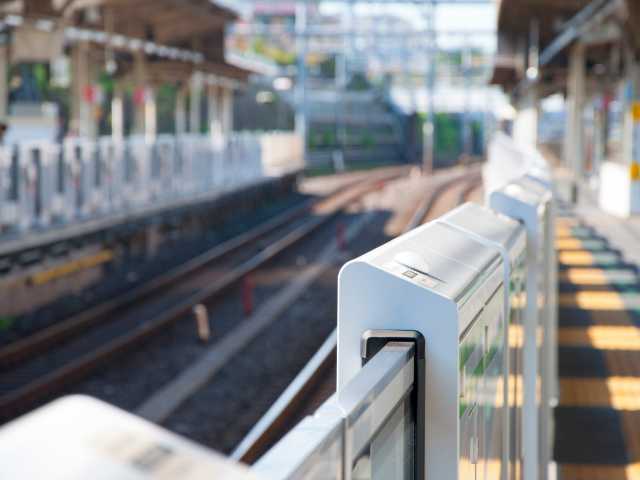 東京駅：更新されたメロディーの背景